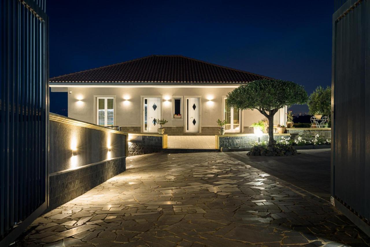 Affittacamere Villa Antonio Ачи Костелло Экстерьер фото